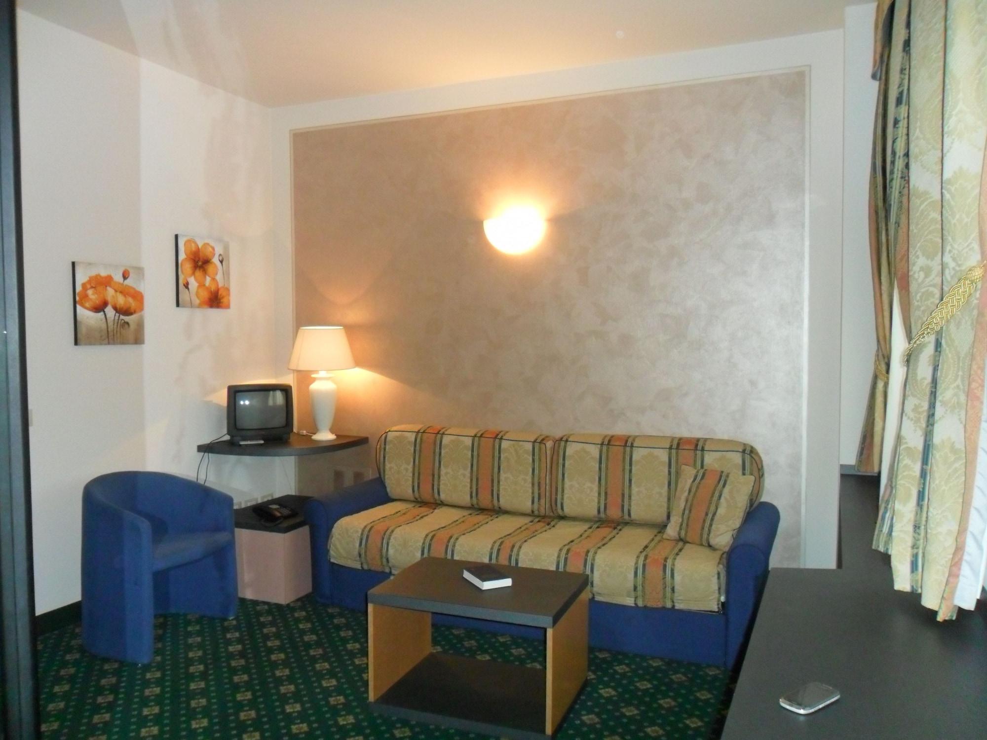 Hotel Riviera Segrate Exterior photo